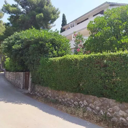 1st Line To Sea And Beach,quiet Area,private Parking,terrace With Sea View *