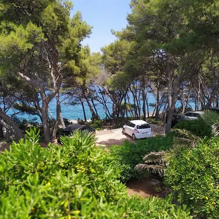 1st Line To Sea And Beach,quiet Area,private Parking,terrace With Sea View *